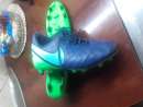 haz click para ver mas detalles de  Botines futbol 11