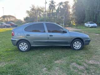 Renault Megane Bicuerpo 1.6 Nafta 2000