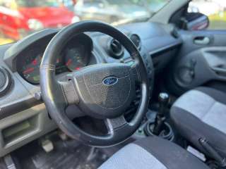 Ford Fiesta Max Ambiente 1.6 Nafta 2009