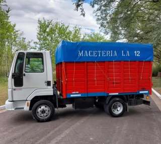 Ford Cargo 712 2012